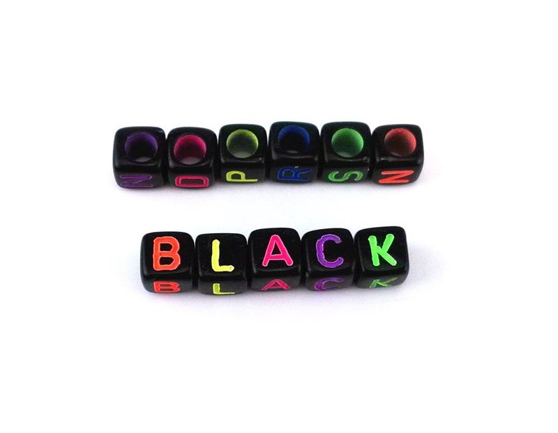 yueton 500pcs 6mm Acrylic Mixed Color Alphabet Letter Cube Spacer Beads (Black) - Image 3